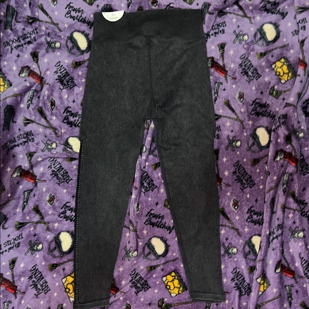 Offline by Aerie The Hugger High Waisted leggings with Trim on the Sides S M NEW